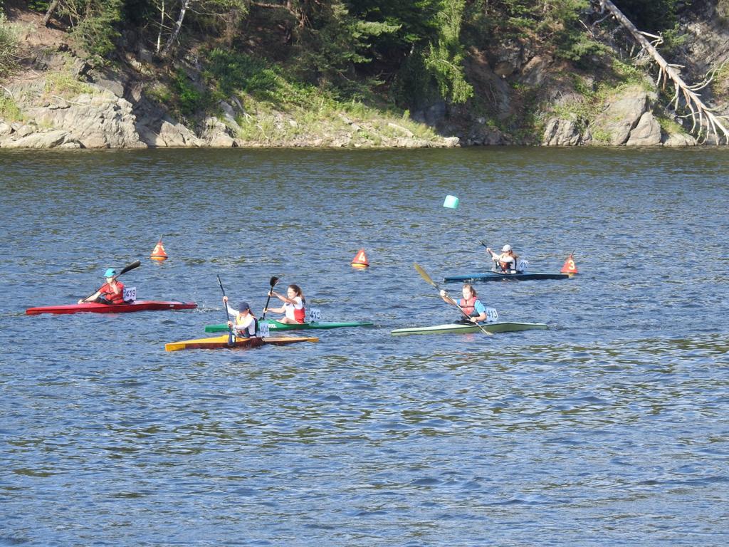 Leonie Stoschek ganz rechts 